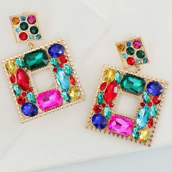 Random Color Rhinestone Decor
Square Drop Earrings - Picture 3 of 4
